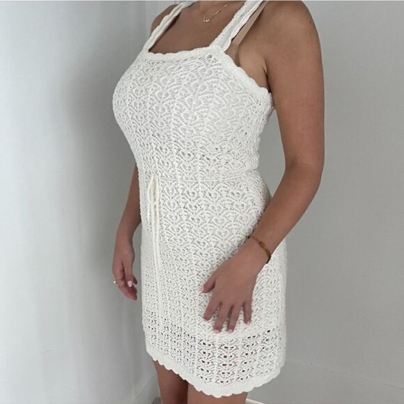 Jessica Simpson Dresses & Skirts - Jessica Simpson crochet dress size Large.